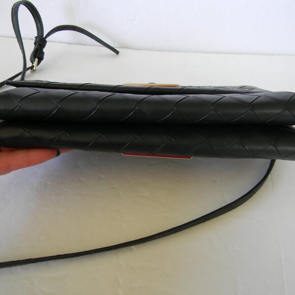 STEVE MADDEN BLACK WOVEN CLUTCH CROSSBODY O-RING DETAIL - Picture 2 of 9